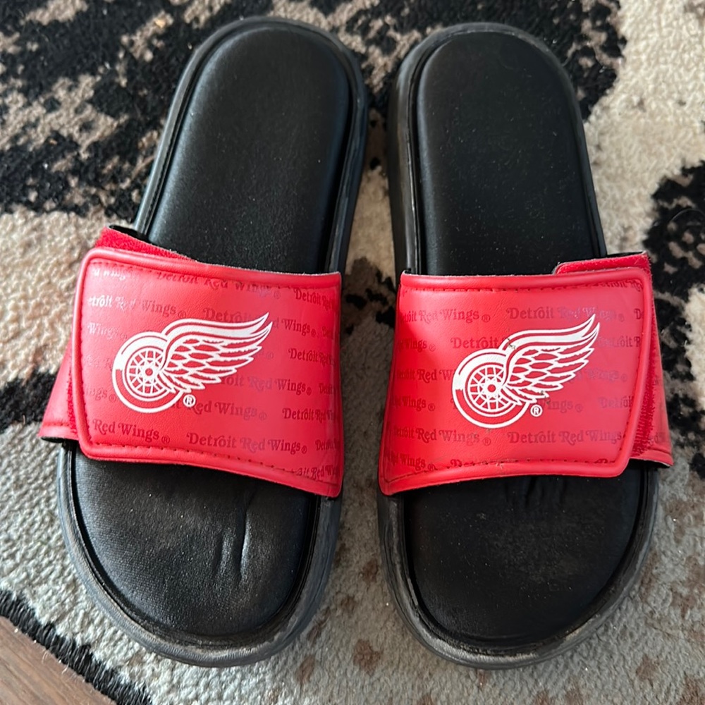 Detroit Red Wings Sandals